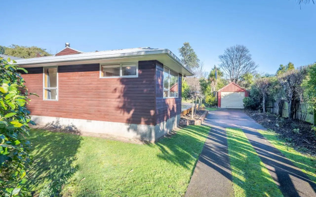 Woodills Wonderland - Akaroa Holiday Home