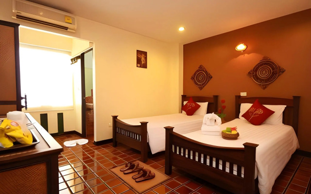 CM Night Bazaar Boutique Hotel