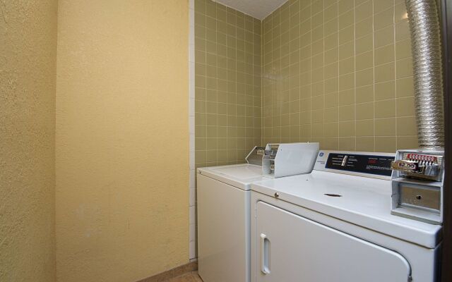 Motel 6-Moline, IL