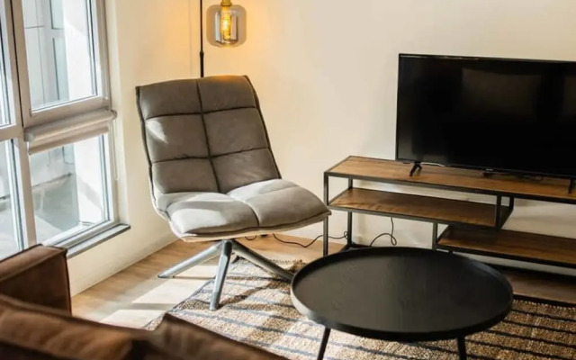 Studio Serviced Apartments With View -prh14/15-