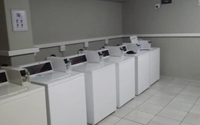 One Bedroom Self Catering Unit Central By The Mall