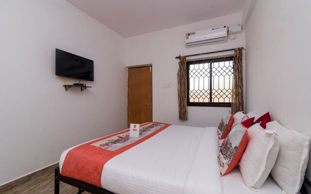 OYO 1044 Poornima Guest House