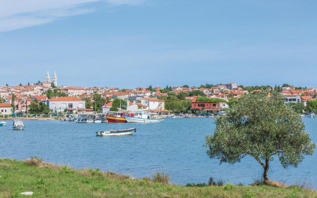 Nice Home in Medulin With Wifi and 1 Bedrooms