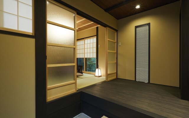 Rinn Gion yasakamae