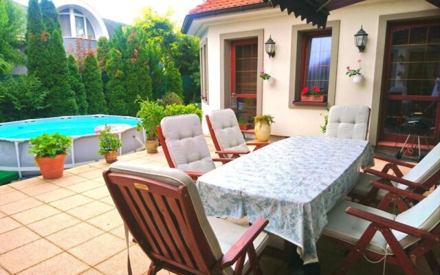 House with 3 Bedrooms in Šamorín, with Furnished Terrace And Wifi