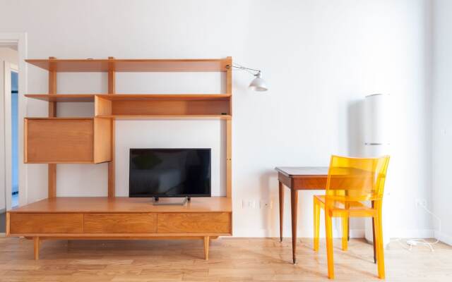 Downtown Apt Quiet with Terrace and Lift