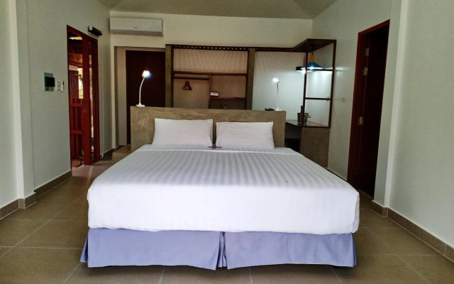 Sanctuary Nam Ngum Beach Resort