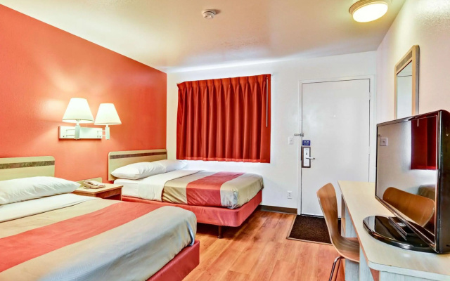 Motel 6 Pittsburgh, PA - Crafton