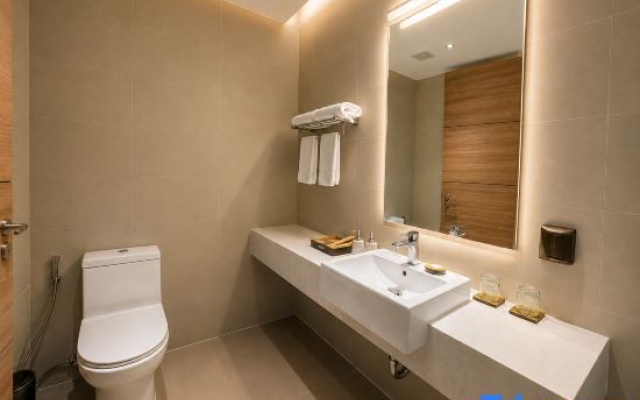 Flamingo Cat Ba Sea Residence , Sky Villa Premier Ocean View King Bed – Bathroom – Haiphong