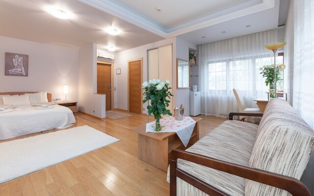 "room in Guest Room - Valensija - Large Suite Apartment"