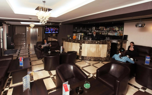 West Plaza Hotel