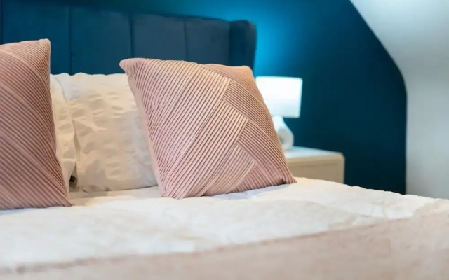 Beachside Stay - 4 Mins Walk - Free Parking