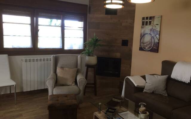 Apartamentos La Llastra de Garaña