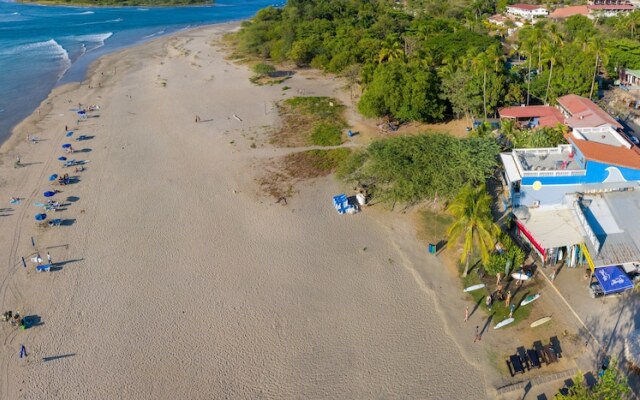 Witch's Rock Surf Camp Beachfront HOTEL