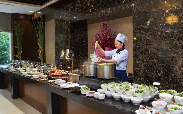 Central Palace Hotel