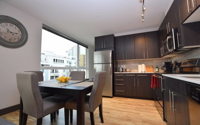 Belltown Pike Place Suites by Luxe Hubs