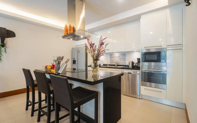 Pearl Of Naithon 3 Bedroom Beachfront Condo