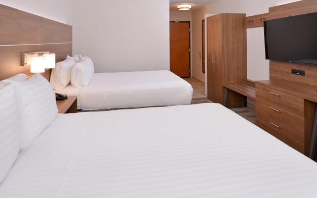 Holiday Inn Express & Suites Parkersburg-Mineral Wells by IHG