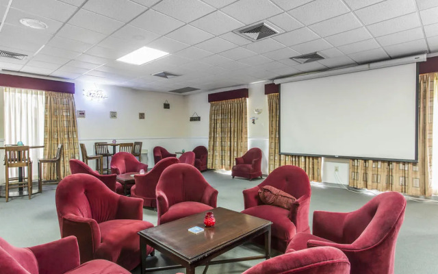 OYO Hotel Sweetwater TN West