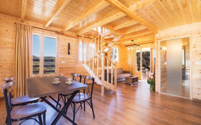 Romantic Tree House