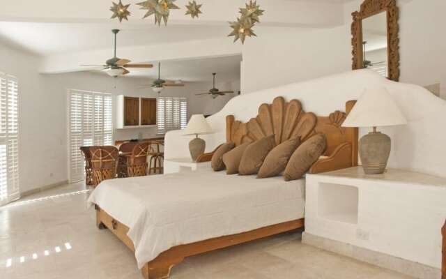 Casa Playa 5 Bedrooms 5.5 Bathrooms Home