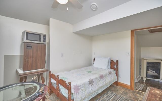 Exclusive Waterfront Beach House Retreat