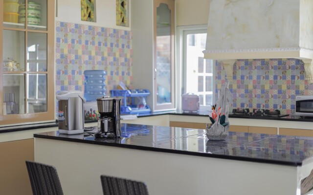 RedDoorz Plus @ Villa Bontes Batu