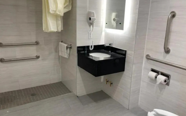 Royal Hotel Bronx