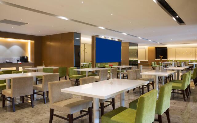 Holiday Inn Express Shanghai New Jinqiao by IHG