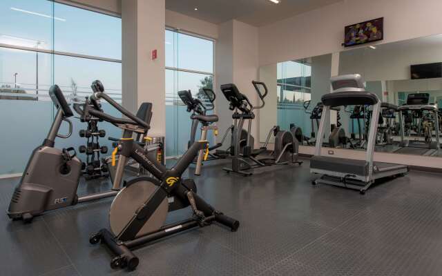 Microtel Inn &amp; Suites by Wyndham San Luis Potosi