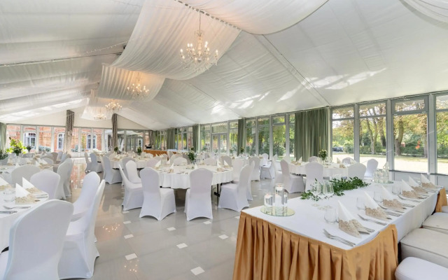 Royal Hotel