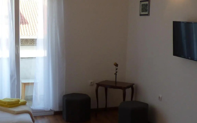 Studio Apartments Buki
