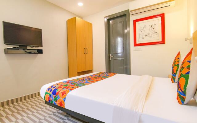 FabHotel Chawla House
