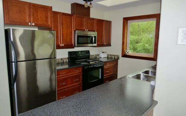 Cobble Wood & Bird Sanctuary Guest Houses