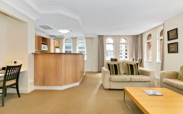 The Manor Apartment Hotel