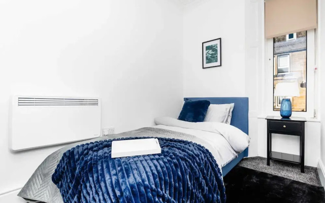 2 Bedroom Apartment-free Parking