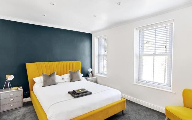 Stunning 4Bed Townhouse by HIC & Trendy Kings Quarter!