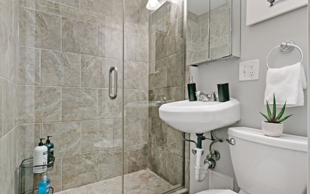 2BR Furnished Apartment in Boystown