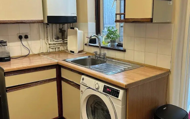 Cozy Stratford Retreat Near London