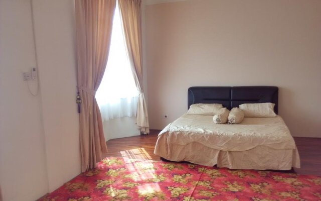 Sakura Gita Guesthouse – Guest Rooms – Kuching