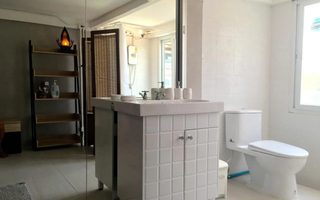 New Apartment Nearby Beach