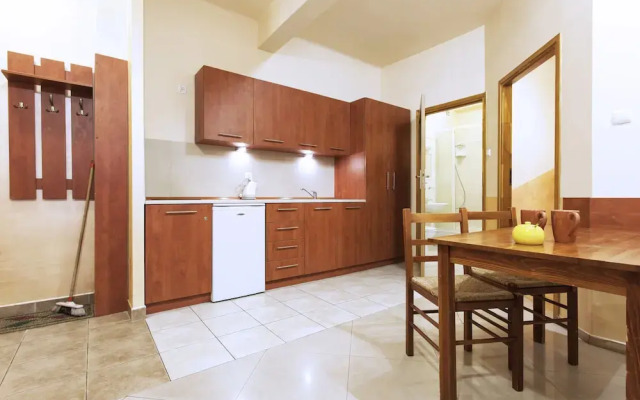 Apartament Izaaka
