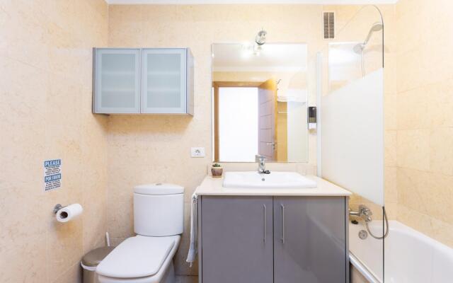 Home2Book Stunning Santa Cruz City Views