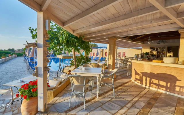 Golden Bay Hotel