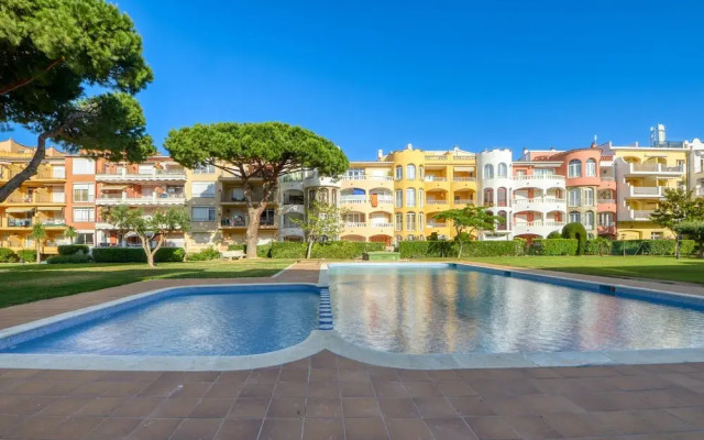 Charming Apartment Near Beach