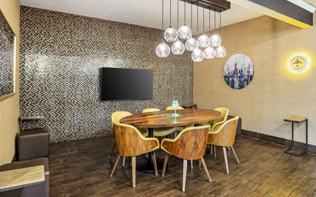 Best Western Plus Newark Airport West