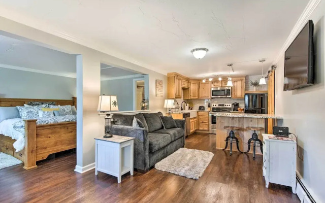 11 Mi to Denver Zoo: Lakewood Studio w/ Fire Pit!