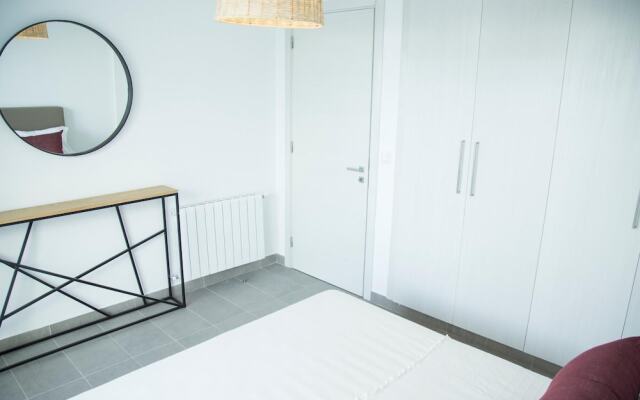 Bright apt w Breakfast 5mn From Carthage Sidibou