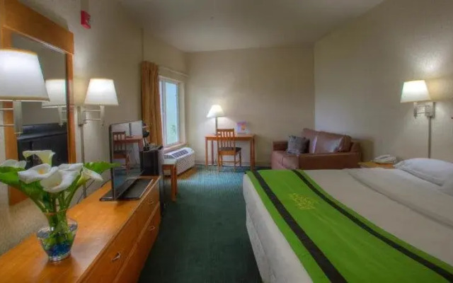Pacific Sunrise Inn & Suites