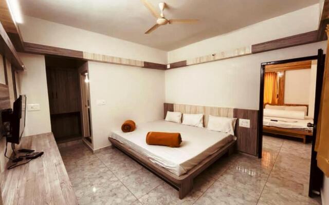 iROOMZ S Silver Suites